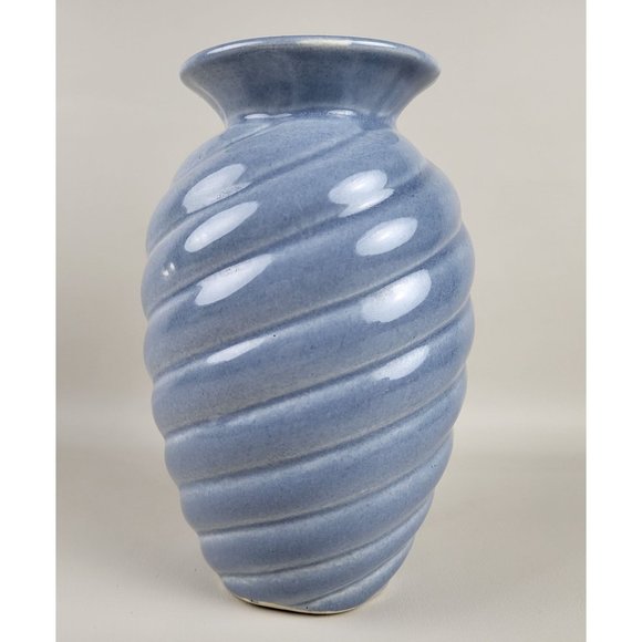 Vintage 1940's Red Wing Pottery 952 Powder Blue Glazed Beehive Swirl Vase - Picture 3 of 8